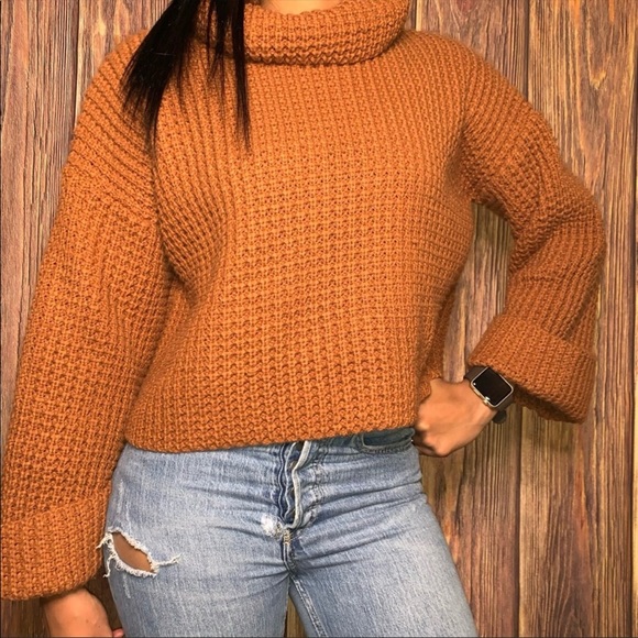Goodnight Macaroon ‘Retta’ Cognac Cropped Sweater - Picture 2 of 3